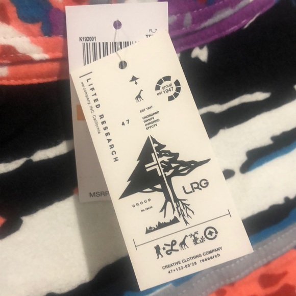 NWT soft flannel with nature scene print - Picture 4 of 4